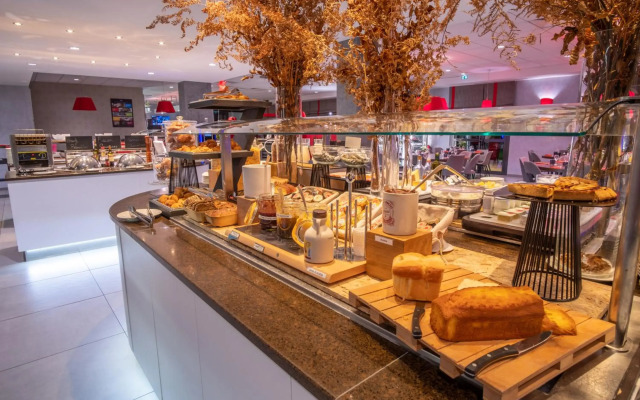 Kyriad Prestige Lyon Est - Saint Priest Eurexpo Hotel and Spa