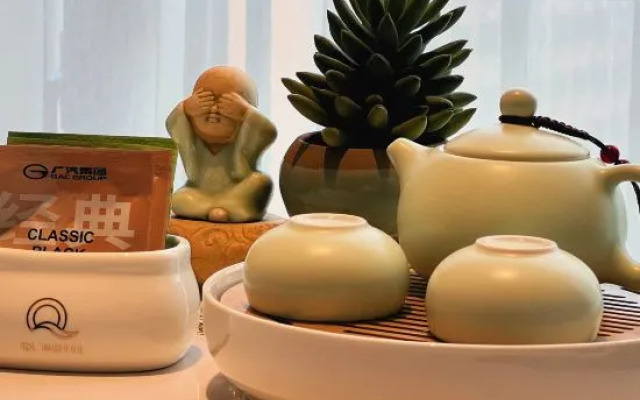 Qiling Ln Dongfang Hotel