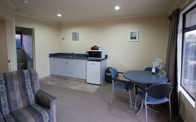 Centre Court Motel