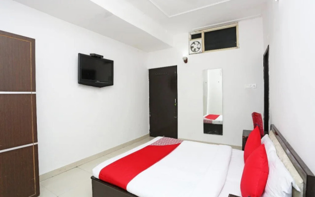 Taj Guest House By OYO Rooms