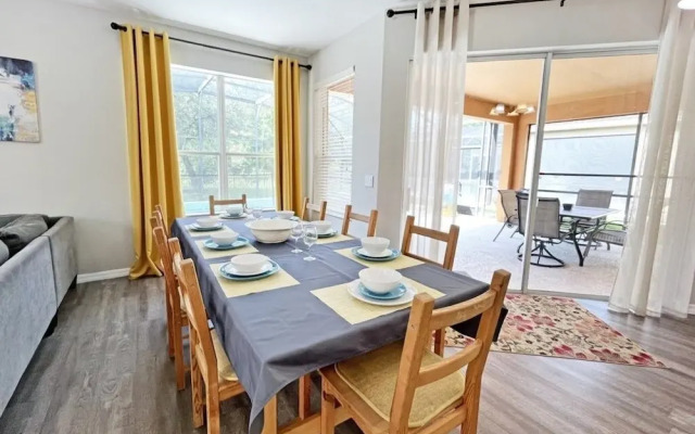 Summer Sparkle 4 Bedroom Home by RedAwning