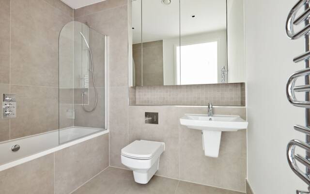 Sonder by Marriott Bonvoy Britain Quay Apartments Grand Canal Square
