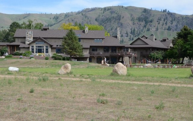 Casia Lodge and Ranch
