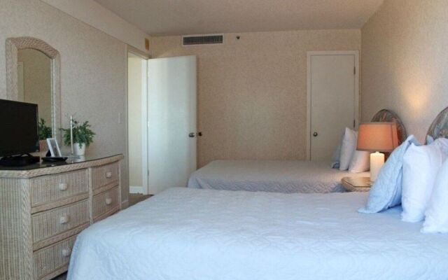 So Hampton 806 3BR by RedAwning