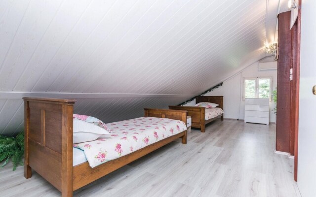 Amazing Home in Kozino With Wifi and 5 Bedrooms