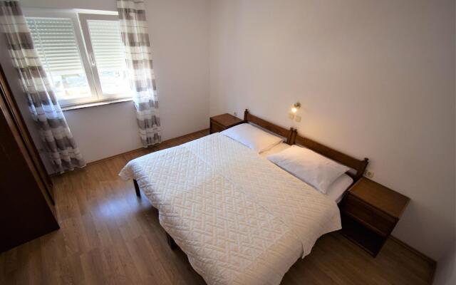 Apartments Frane G in Lopar - island Rab