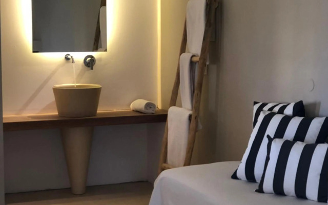 Parthenis Hotel & Suites