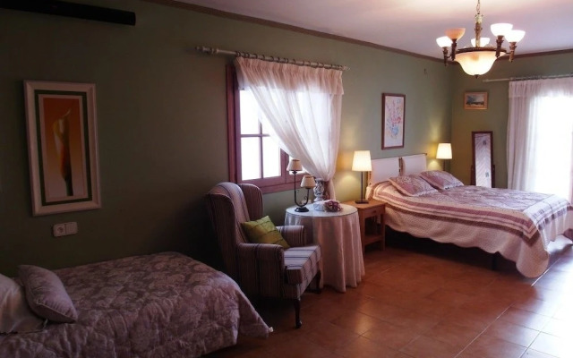 Casa Roble B&B