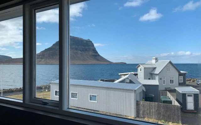 Stoð Guesthouse and apartments