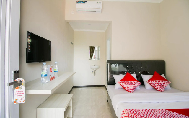 OYO 1078 Fakhira Residence