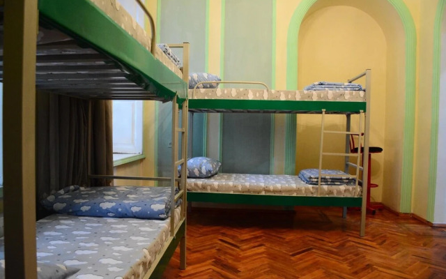 Flora Hostel