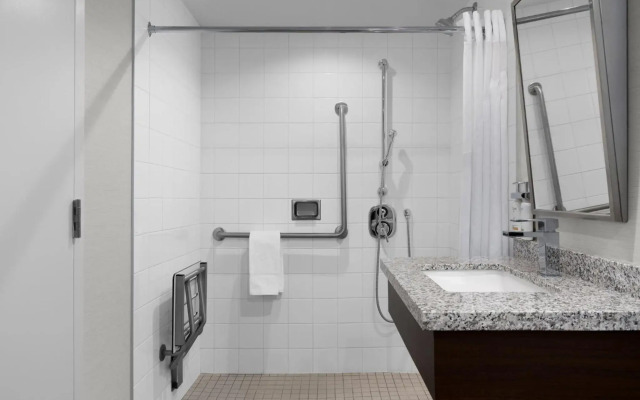 Holiday Inn Ottawa East by IHG