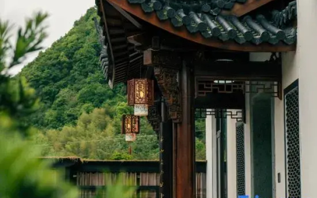 Tonglu Nanxi Bieyuan B&B (OMG Heartbeat Paradise Branch)