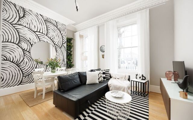 Stunning Arty Apartment & mezzanine
