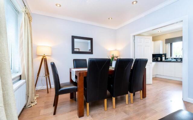 NEW Four Bedroom House - all rooms ensuite