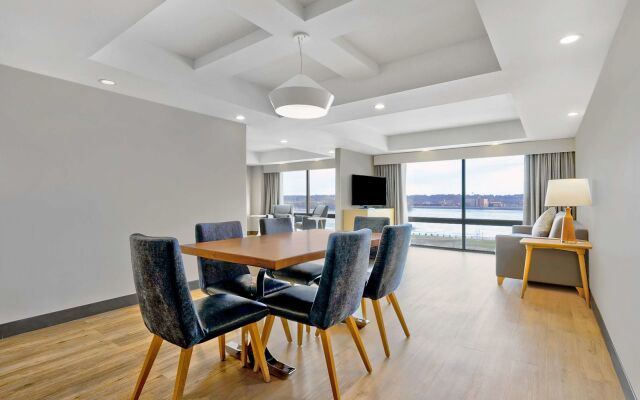 DoubleTree by Hilton Davenport