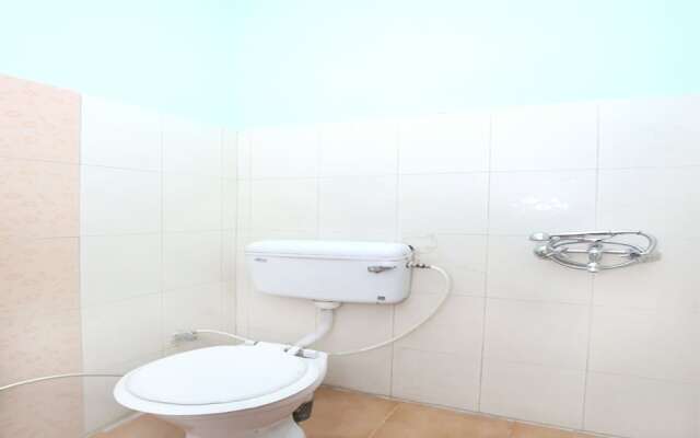 OYO 12155 Hotel Awdesh Inn