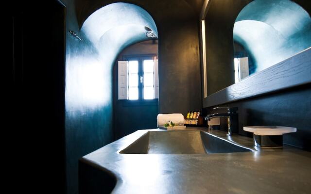 Thirea Suites Oia Sanatorini (Adults only)