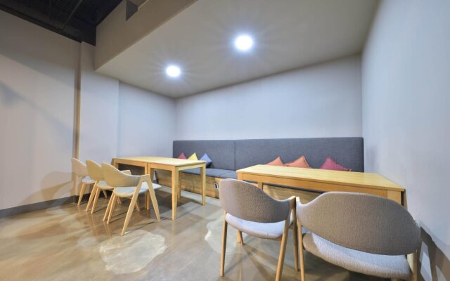 WITH U Hotel & Guesthouse
