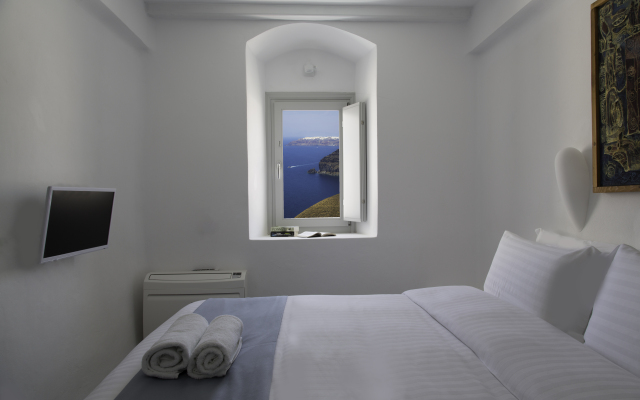 Trieris Villa & Suites