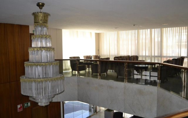 Hotel Mir Octavio
