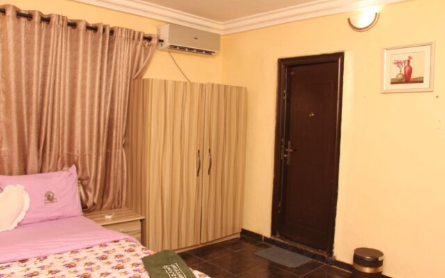 Twins Palace Hotel