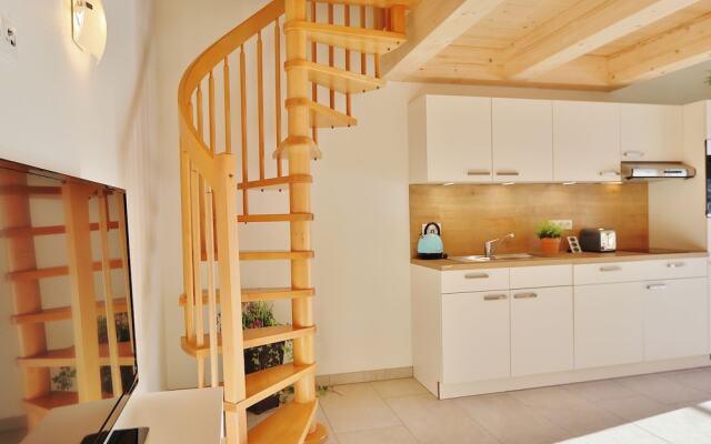 Sunlit Apartment near Forest in Itter