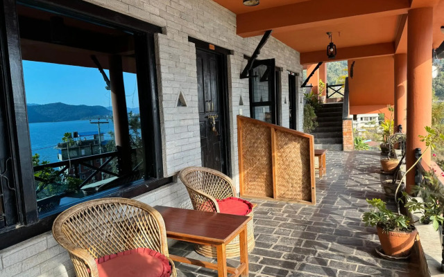 Nar-Bis Hotel