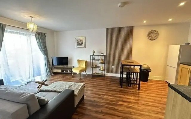 Grand Central Apartments, Centro