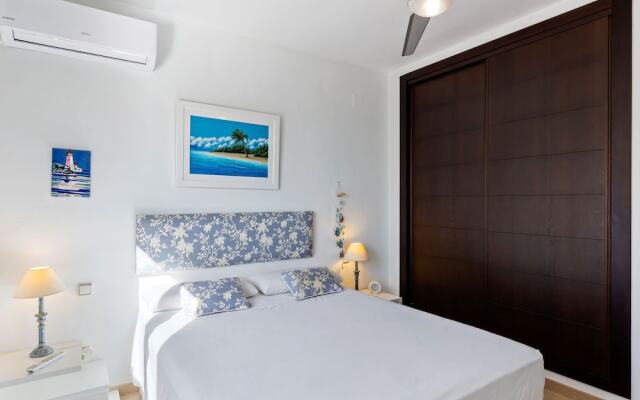 Modern Apartment in La Herradura with Sea Nearby