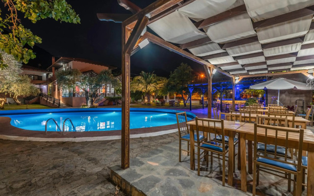 Filosxenia Natasa Hotel