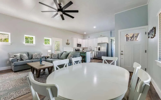 Ew429-chillin at the Beach