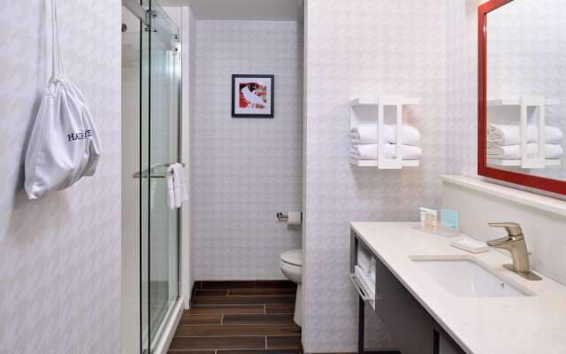 Hampton Inn & Suites Greensboro Downtown