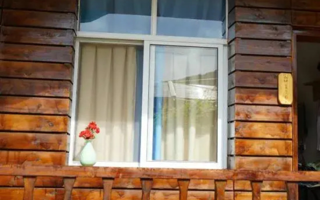 Luguhu Duoshe Inn