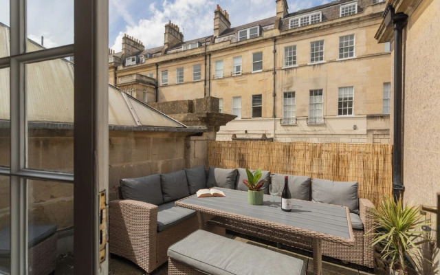 Crescent Mews