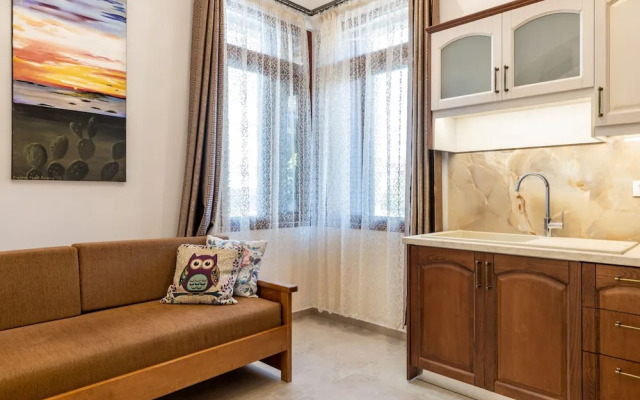 The Owl House Near Chania City Centre