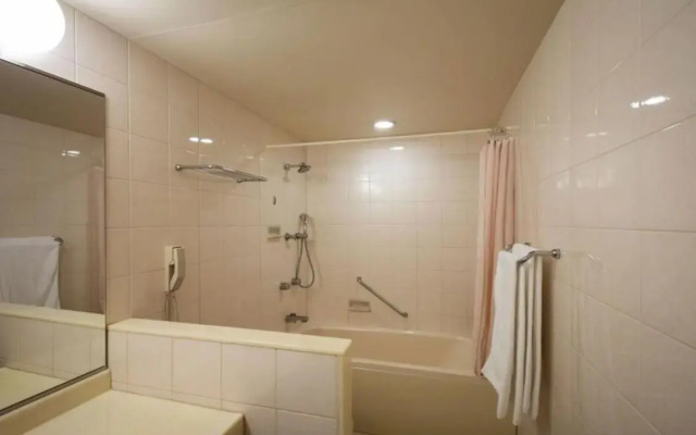 Luke Plaza Hotel