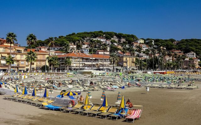 Miramare 1 LUX - Total Sea View