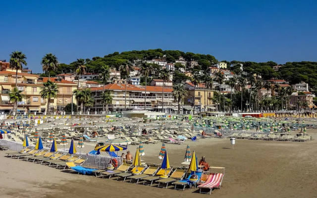 Frontline Beach 3 - M3 - Near To The Sea