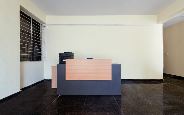 OYO 24080 Flagship Deepansh Plaza