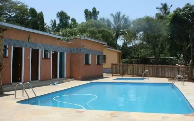 Parkview Safari Hotel and Apartments