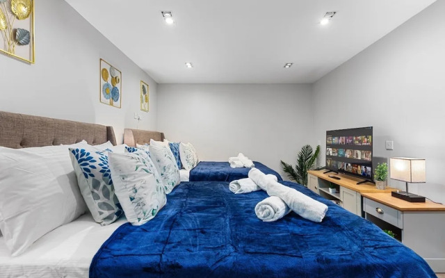 Modern Battersea Suite - London City Retreat