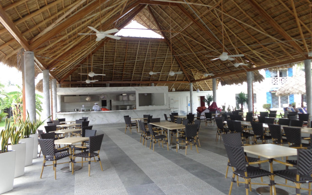 Playa Blanca Beach Resort - All Inclusive