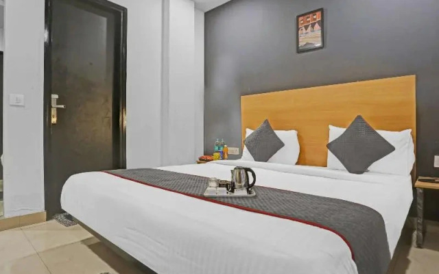 OYO Townhouse 475 Nangal Raya Pankha Road