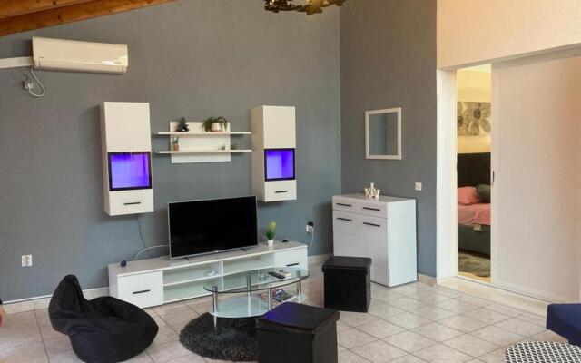 Apartments More - 300 m from beach
