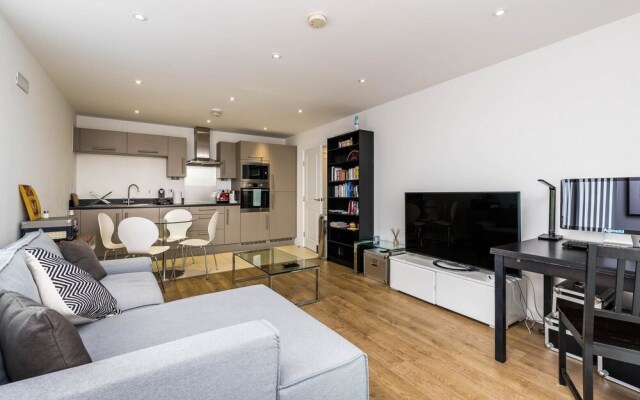Super 1BD Flat Heart of East London