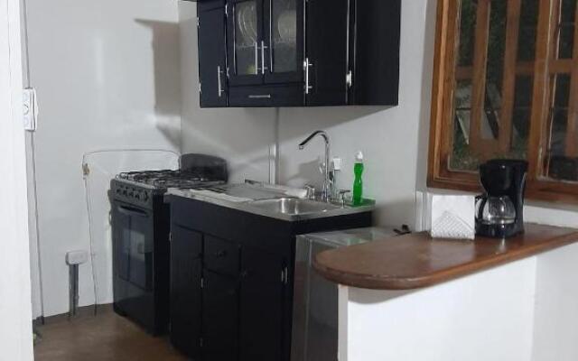 Casita familiar de campo condina