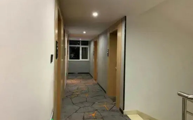 Junyi Hotel (Baoding Rongcheng Banzheng North Street)
