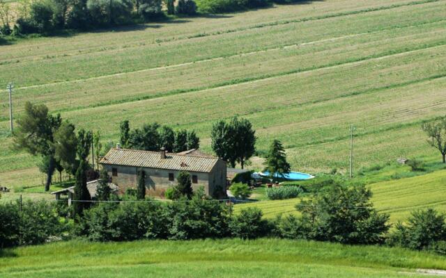 Casalunga Beautiful Farmhouse With Swimming Pool and Garden-casalunga