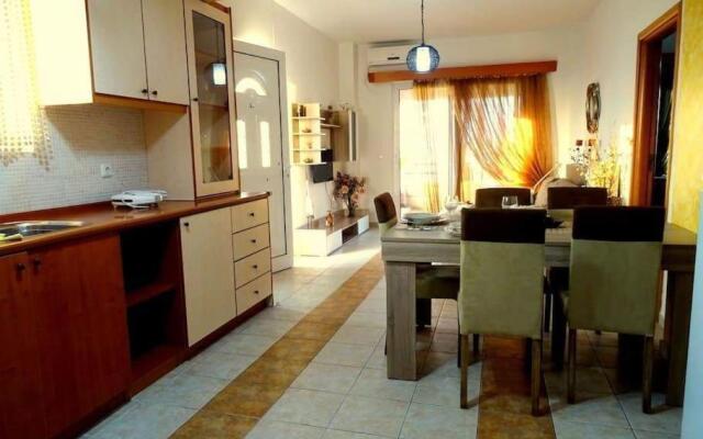 Cozy apartment in Paradisi